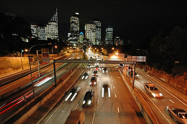 포토 JPG 해외이미지 도로 길 선 여행 곡선 교통시설 자국 모션 자동차 출입구 전등 조명 사람없음 파란색 빛 어둠 줄무늬 운전 도시 시간 고속도로 터널 호주 야간 연결 속도 시작 장면 시드니 야광 과속 자동 해외202004 해외포토 자연요소 육상교통 컬러 교통 무늬 오세아니아 시설 파일형식 이미지허브