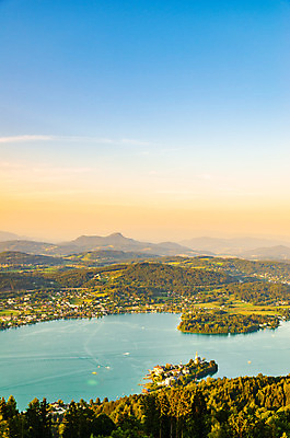 포토 JPG 해외이미지 호수 여행 산 따뜻함 안테나 파노라마 풍경 사람없음 세로 여름 파란색 컬러풀 여행객 일출 탑 맑음 일몰 봄 도시 점 오스트리아 숲 언덕 알프스 해외202004 해외포토 건축물 계절 유럽 컬러 통신 날씨 촬영기법 사람 노을 파일형식 이미지허브