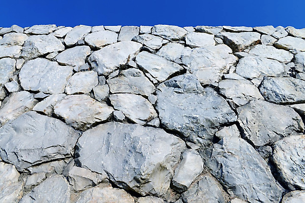 포토 JPG 해외이미지 디자인 벽 백그라운드 패턴 건축양식 자연 벽지 하늘 표면 추상 주택 프레임 돌담 사람없음 야외 블록 회색 바위 흰색 도시 거친 역사 큼 묘사 질감 복고 시멘트 내추럴 고딕 고체 그런지 옛날 콘크리트 해외202004 해외포토 건축 컬러 무늬 건물 담장 돌_바위 크기 생태계 파일형식 이미지허브