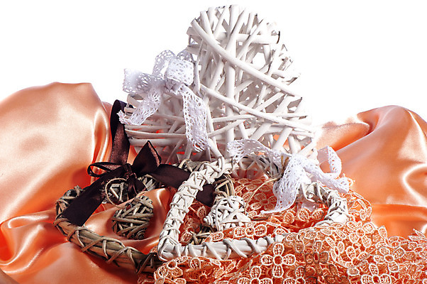 포토 JPG 해외이미지 전통 커플 기념일 꽃 감정 꽃다발 결혼 가족 관계 결혼식 엄마 휴가 발렌타인데이 선물 사랑 이벤트 사람없음 선물상자 신혼여행 흰색 축하 반지 황금 은색 보석 심볼 열정 다이아몬드 해외202004 해외포토 식물 컬러 컨셉 장신구 데이이벤트 상자 광석 파일형식 이미지허브