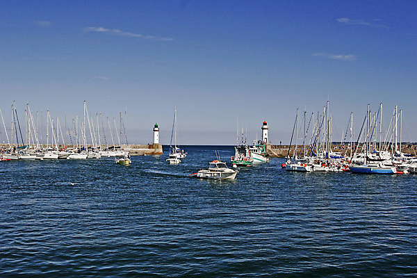 포토 JPG 해외이미지 바다 섬 등대 풍경 사람없음 물 탑 프랑스 보트 포트 해외202004 해외포토 자연요소 건축물 유럽 배_교통 파일형식 이미지허브