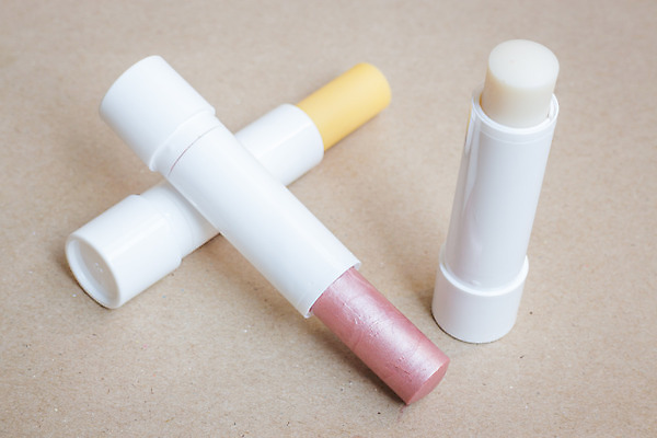 포토 JPG 해외이미지 디자인 여자 과일 건강 사람없음 장식 유행 화장품 립스틱 입 막대기 우아함 맛 보호 상품 심볼 입술 오브젝트 광택 수분크림 스타일 해외202004 해외포토 컨셉 사람 신체부위 뷰티 파일형식 이미지허브