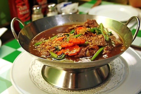 포토 JPG 해외이미지 전통 접시 음식 다이어트 재료 젓가락 태국 파스타 돼지고기 요리 동양인 사람없음 식사 중국 젖음 만남 면 사발 플랫 맛 먹기 향신료 국수 슬라이스 테이크아웃 대두 해외202004 해외포토 식기 아시아 컨셉 모션 서양음식 수저 건강 육류 인종 면류 사기그릇 향미료 파일형식 이미지허브