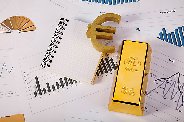 포토 JPG 해외이미지 그래프 실내 사람없음 금융 유로 황금 보고서 스프링노트 금괴 해외202004 해외포토 돈 내부 경제 공책 파일형식 이미지허브