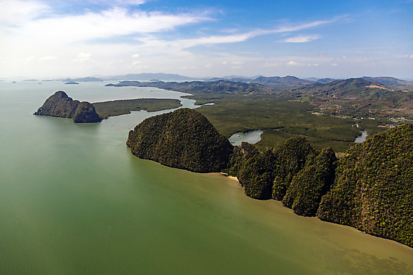 포토 JPG 해외이미지 아시아 모래 파도 바다 섬 여행 백그라운드 교통시설 태국 자연 하늘 휴가 휴식 산 안테나 풍경 사람없음 야외 초록색 물 여름 파란색 여행객 맑음 수영 만 보트 스노클링 산호 정상 드론 안다만 터키석 파라다이스 해외202004 해외포토 자연요소 계절 나라 컬러 교통 컨셉 배_교통 통신 날씨 사람 수상스포츠 자포동물 보석 시설 생태계 파일형식 이미지허브