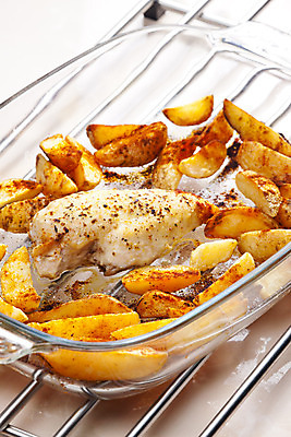 포토 JPG 해외이미지 접시 음식 감자 실내 육류 요리 사람없음 인테리어 식사 닫기 굽기 칠면조 영양분 정물화 해외202004 해외포토 식기 디자인 채소 식재료 모션 조류 내부 구이 그림 파일형식 이미지허브