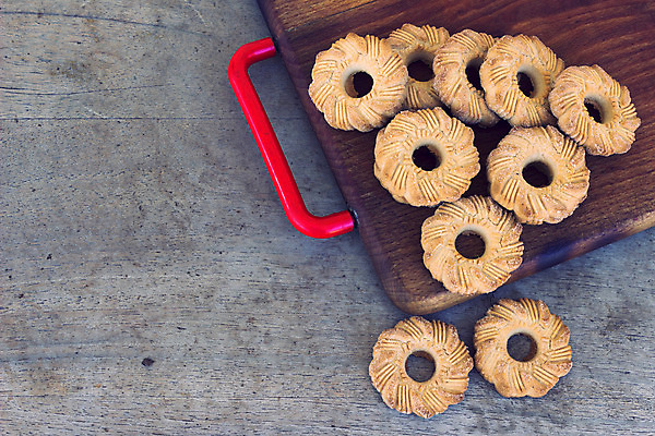 포토 JPG 해외이미지 모양 음식 빵 다이어트 가족 디저트 주택 건조 건강 식이요법 사람없음 쿠키 주방 식사 침묵 수확 대접 최고 원형 그룹 달콤 맛 아침식사 정크푸드 작음 굽기 먹기 배고픔 오브젝트 유기농 복고 칼로리 버터 흙더미 토막 부스러기 페스츄리 많음 해외202004 해외포토 도형 웰빙 컨셉 농업 관계 모션 건물 소리 흙 크기 구이 파일형식 더미 이미지허브