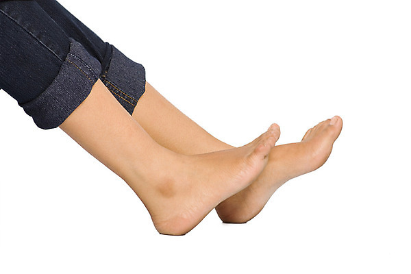 포토 JPG 해외이미지 여자 발 함께함 서기 사람없음 치료 스파 화장품 터치 못 쌍 수줍음 광택 발가락 양발 페디큐어 해외202004 해외포토 감정 컨셉 의학 모션 사람 신체부위 뷰티 공구 파일형식 이미지허브