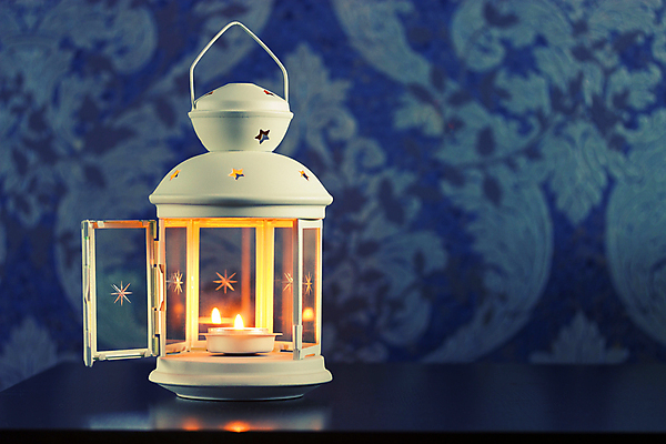 포토 JPG 해외이미지 1 전통 종교 백그라운드 촛불 불 불꽃 주택 건강 3 미술 사람없음 목재 장식 빛 갈색 노란색 금속 화목 수확 골동품 흰색 램프 황금 작음 오브젝트 만족 싱글 촛대 청동 빛망울 연소 놋쇠 보유 왁스 스타일 해외202004 해외포토 자연요소 나무 감정 컬러 컨셉 농업 재료 초 재질 문화예술 조명 건물 크기 파일형식 이미지허브