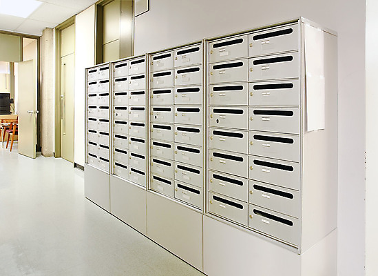 포토 JPG 해외이미지 교육 종이 선 가구 비즈니스 건축양식 학교 종류 사람없음 내부 건물 상자 사무실 숫자 교수 회색 구멍 복도 떨어짐 배달원 편지 사물함 묘사 잠금 열쇠구멍 일반 벌거벗은 삽입 줄서기 해외202004 해외포토 직업 문자 건축물 건축 컬러 생활용품 컨셉 모션 교사 보안 파일형식 이미지허브