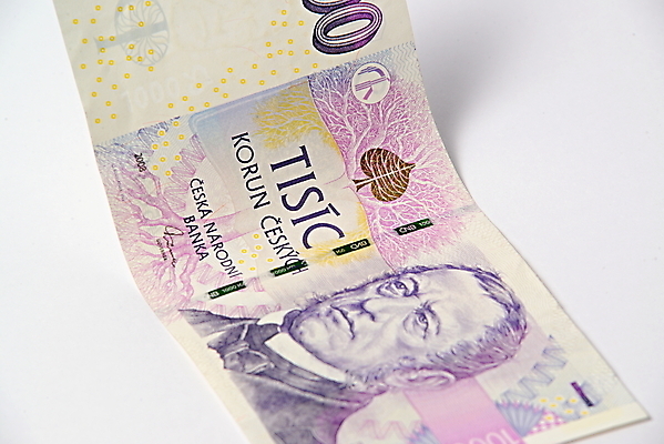 포토 JPG 해외이미지 모양 유럽 종이 백그라운드 돈 비즈니스 성공 왕관 사람없음 금융 경제 세일 쌓기 저축 흰색 행운 재산 정상 심볼 투자 체코 안심 이익 계산서 월급 고립 관심 보너스 수입 많음 해외202004 해외포토 나라 컬러 컨셉 모션 육류 파일형식 이미지허브