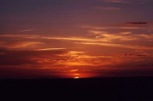 포토 JPG 해외이미지 구름 자연 사람없음 빨간색 태양 일몰 해외202004 해외포토 자연요소 컬러 노을 생태계 파일형식 이미지허브