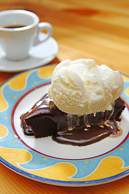 포토 JPG 해외이미지 접시 커피 사람없음 컵 초콜릿 얼음 추위 달콤 맛 크림 바닐라 브라우니 해외202004 해외포토 자연요소 식기 음료 컨셉 디저트 파일형식 이미지허브