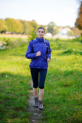 포토 JPG 해외이미지 백인 라이프스타일 공원 여자 행복 건강 한명 사람 성인 야외 달리기 조깅 운동 연습 성인여자한명만 해외202004 해외포토 서양인 1 공공시설 감정 모션 생활 여자한명만 성인여자만 파일형식 이미지허브