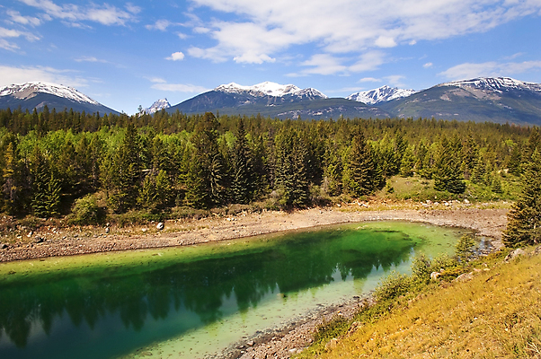 포토 JPG 해외이미지 공원 호수 캐나다 자연 하늘 산 파노라마 풍경 경사 사람없음 물 파란색 반사 걷기 얼음 미국 트래킹 하이킹 추위 숲 빙하 에메랄드 지역 로스앤젤레스 밴프 앨버타 전국 절정 화강암 해외202004 해외포토 자연요소 공공시설 컬러 북아메리카 모션 레저 촬영기법 암석 보석 생태계 파일형식 이미지허브