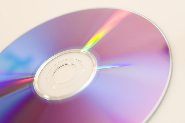포토 JPG 해외이미지 음악 클리핑패스 사람없음 빛 컴퓨터 한개 자료 소리 CD 원형 흰배경 DVD 고립 정보매체 해외202004 해외포토 도형 1 백그라운드 문화예술 전자제품 흰색 파일형식 이미지허브