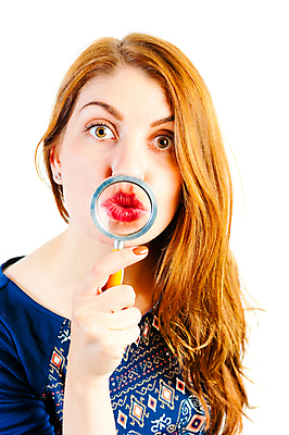 포토 JPG 해외이미지 백인 1 응시 여자 얼굴 과학 백그라운드 컨셉 유리 키스 사랑 한명 사람 성인 장비 립스틱 흰색 잡기 입 유머 확대 큼 분석 입술 슛 감시 보여주기 탐정 고립 특별함 해외202004 해외포토 서양인 시선 감정 컬러 모션 재질 신체부위 화장품 크기 애정표현 파일형식 이미지허브