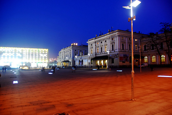포토 JPG 해외이미지 겨울 건축양식 하늘 전등 사람없음 건물 폴란드 옛날 크라쿠프 해외202004 해외포토 건축물 계절 건축 유럽 조명 파일형식 이미지허브