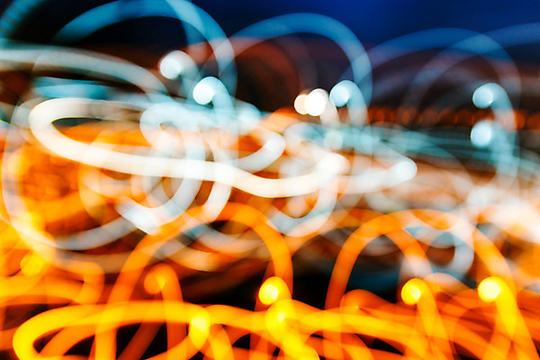 포토 JPG 해외이미지 디자인 선 백그라운드 이동 컨셉 패턴 자국 모션 벽지 추상 전등 사람없음 그래픽 빛 컬러풀 노란색 검은색 어둠 에너지 야간 속도 역동적 바쁨 광 블러 엘리먼트 효과 해외202004 해외포토 자연요소 컬러 무늬 조명 파일형식 이미지허브