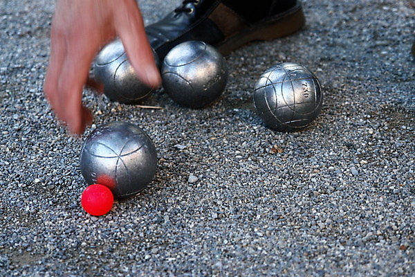 포토 JPG 해외이미지 노년 모래 컨셉 공 성공 휴식 기술 사람없음 빨간색 게임 던지기 목표 은색 계획 방향 집중 흔적 점수 종료 때리기 완벽 패기 완전 정확 해외202004 해외포토 컬러 모션 놀이 성인 자신감 파일형식 이미지허브