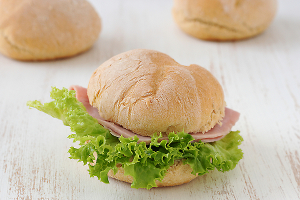 포토 JPG 해외이미지 음식 빵 샌드위치 사람없음 소풍 식사 아침식사 상추 속도 햄 고립 단절 해외202004 해외포토 채소 육류 야외활동 파일형식 이미지허브