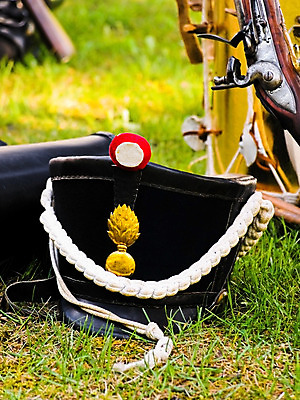 포토 JPG 해외이미지 사람없음 중세 역사 군용 싸움 전쟁 머리장식 자루 병정 프랑스어 나폴레옹 러시아인 보병 캡모자 해외202004 해외포토 서양인 문자 모자_잡화 모션 군대 장식 파일형식 이미지허브