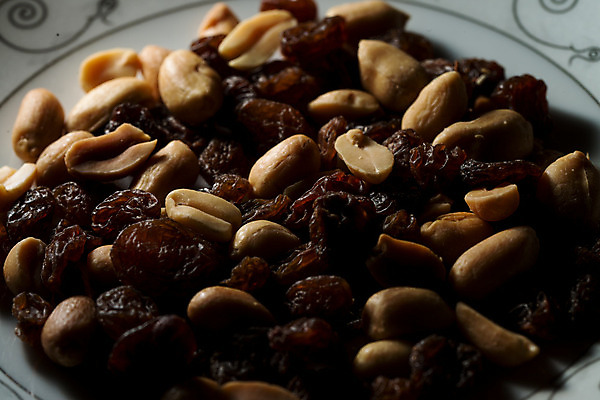 포토 JPG 해외이미지 음식 과일 사람없음 견과류 변화 달콤 유기농 땅콩 아몬드 건강식 건포도 채식주의자 캐슈넛 개암 해외202004 비건음식 해외포토 웰빙 열매 컨셉 포도 맛 채식 건과일 파일형식 비건 이미지허브