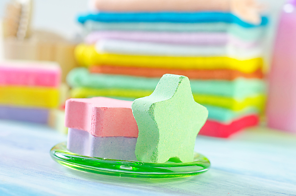 포토 JPG 해외이미지 접시 별 사람없음 아웃포커스 세트 쌓기 스파 오브젝트 스파용품 비누 해외202004 해외포토 자연요소 식기 모션 촬영기법 위생용품 파일형식 이미지허브