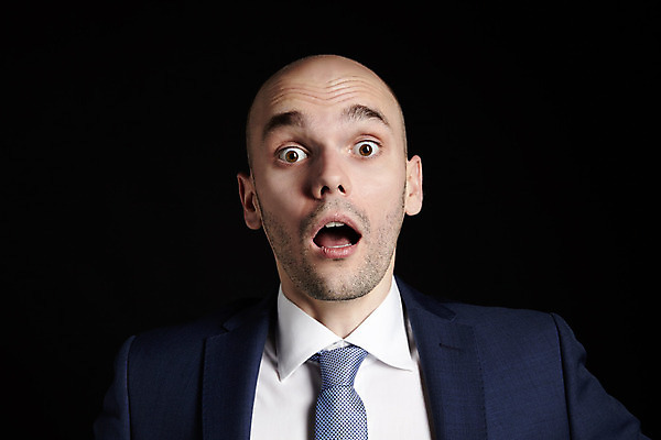 포토 JPG 해외이미지 스튜디오촬영 백인 응시 얼굴 회사 비즈니스 청소년 검은배경 넥타이 수염 표정 한명 정장 20대 성인 어둠 놀람 재킷 직장인 비즈니스맨 찡그림 우아함 전문직 무서움 경영자 옷입기 예복 카피스페이스 해외202004 해외포토 서양인 직업 1 시선 잡화 옷 남자 감정 백그라운드 컨셉 모션 실내 사람 청년 신체부위 검은색 공백 외투 리더 파일형식 이미지허브