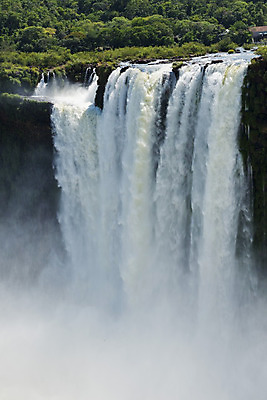 포토 JPG 해외이미지 공원 자연 파노라마 풍경 사람없음 물 강 미국 힘 폭포 젖음 흐름 세계문화유산 황무지 남아메리카 열대우림 브라질 아르헨티나 내추럴 이국적 브라질사람 해외202004 해외포토 자연요소 공공시설 컨셉 북아메리카 촬영기법 아메리카 문화재 숲 생태계 파일형식 이미지허브