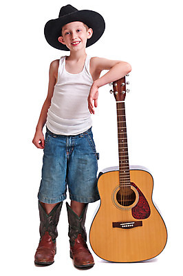 포토 JPG 해외이미지 응시 남자 아들 어린이 부츠 한명 서기 미소 소년 청춘 기댐 기타 카우보이 흰배경 고립 해외202004 해외포토 1 시선 백그라운드 신발 컨셉 가족 모션 현악기 표정 사람 흰색 파일형식 이미지허브