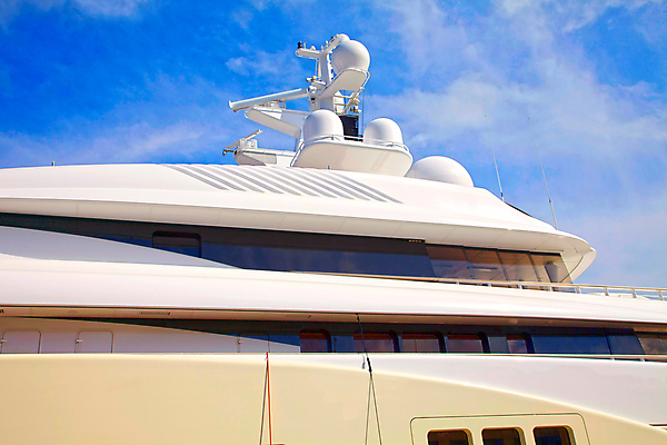 포토 JPG 해외이미지 밧줄 스포츠 바다 여행 요트 하늘 휴가 새로움 항해 기술 안테나 안전 사람없음 야외 여름 빛 금속 힘 기쁨 인공위성 흰색 보트 막대기 고급 큼 방향 묘사 속도 신호 네비게이션 돛대 레이더 해외202004 해외포토 계절 감정 줄 컬러 컨셉 배_교통 통신 재질 크기 파일형식 이미지허브