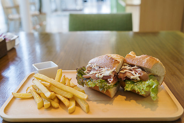 포토 JPG 해외이미지 전통 음식 빵 백그라운드 치즈 샌드위치 요리 사람없음 계란 식사 저녁식사 우유 튀김 프랑스 감자튀김 흰색 뜨거움 그릴 아침식사 굽기 만취 스위스 속도 햄 토스트 프랑스어 점심식사 몬테카를로 해외202004 해외포토 문자 유럽 컬러 주방용품 유제품 감자 육류 알 구이 모나코 술취함 파일형식 이미지허브