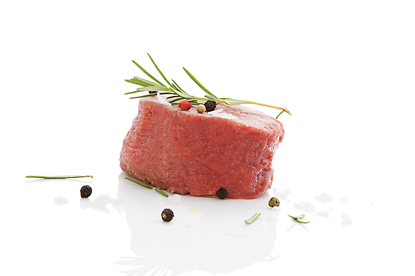 포토 JPG 해외이미지 스튜디오촬영 음식 육류 스테이크 요리 비프스테이크 사람없음 가로 식사 저녁식사 활발 소고기 흰색 신선 혈액 고급 바비큐 자르기 먹기 허브 흰배경 날것 소금 후추 고립 등심 정교 해외202004 해외포토 식물 컬러 백그라운드 컨셉 식재료 모션 서양음식 실내 향신료 파일형식 이미지허브