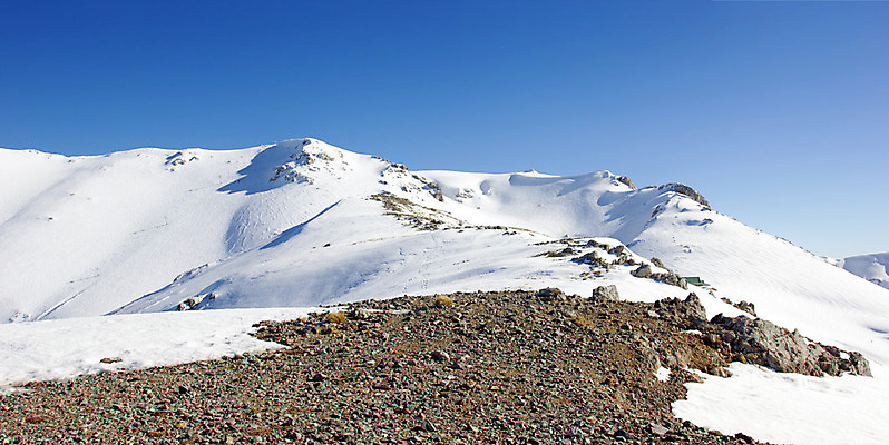 포토 JPG 해외이미지 자연 산 풍경 사람없음 맑음 그리스 언덕 눈내림 해외202004 해외포토 유럽 날씨 눈_날씨 생태계 파일형식 이미지허브