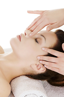 포토 JPG 해외이미지 백인 라이프스타일 손 여자 행복 얼굴 휴식 스트레스 갈색머리 건강 한명 사람 성인 치료 30대 수건 약 머리 유행 상점 스파 화목 화장품 기쁨 마사지 고급 소중 피부관리 휴양지 테라피 거짓말 돌봄 압력 해외202004 해외포토 서양인 1 헤어스타일 감정 컨셉 의학 모션 생활 신체부위 장년 위생용품 뷰티 장소 파일형식 이미지허브