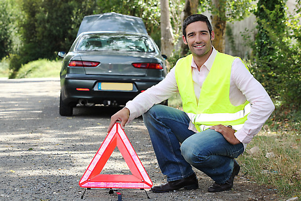 포토 JPG 해외이미지 주간 전신 서양인 남자 도로 자동차 한명 성인 야외 앞모습 옆모습 잡기 삼각형 무릎꿇기 위험 웅크림 비상등 안전조끼 성인남자한명만 해외202004 해외포토 자연요소 도형 외국인 1 길 육상교통 뷰포인트 컨셉 교통시설 모션 사람 남자한명만 성인남자만 파일형식 이미지허브