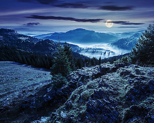 포토 JPG 해외이미지 나무 구름 유럽 여행 자연 하늘 산 풍경 사람없음 야외 빛 계곡 어둠 행성 안개 달 가을 연기 야간 숲 루마니아 넘어짐 전국 해외202004 해외포토 자연요소 식물 계절 나라 모션 날씨 우주 생태계 파일형식 이미지허브