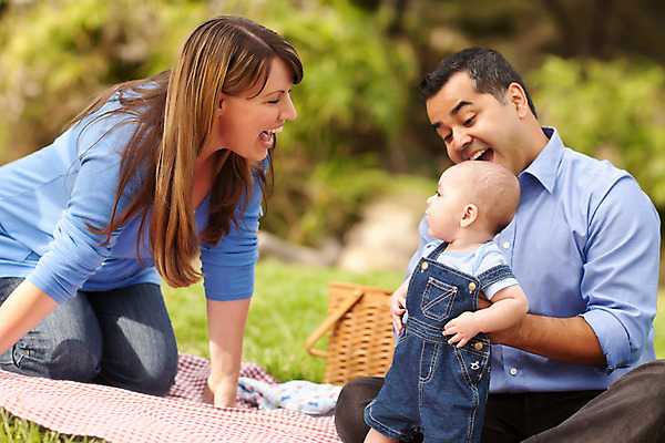 포토 JPG 해외이미지 백인 라이프스타일 커플 옷 공원 여자 남자 행복 아들 어린이 가족 엄마 함께함 건강 3 미소 웃음 사람 소년 성인 야외 세명 소풍 봄 기쁨 아기 아빠 히스패닉 다민족 섞기 해외202004 해외포토 서양인 계절 공공시설 감정 컨셉 관계 표정 생활 야외활동 파일형식 이미지허브