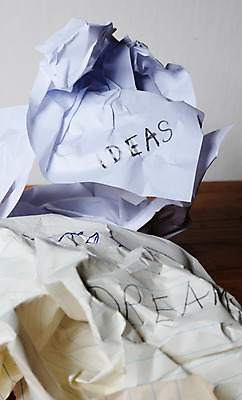 포토 JPG 해외이미지 종이 컨셉 비즈니스 아이디어 사람없음 희망 꿈 업무 작업 계획 폐기물 기회 구김 분실 해외202004 해외포토 감정 모션 쓰레기 파일형식 이미지허브