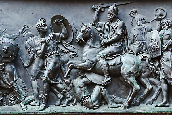 포토 JPG 해외이미지 모양 아이콘 전통 접시 기독교 종교 문화 조각 미술 사람없음 조각상 교회 믿음 바위 최고 영혼 역사 성자 축복 심볼 러시아 안심 모스크바 순례 옛날 해외202004 해외포토 식기 감정 유럽 컨셉 종교건축 문화예술 육류 건물 조형물 돌_바위 파일형식 이미지허브