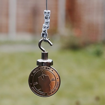 포토 JPG 해외이미지 라이프스타일 돈 비즈니스 사람없음 야외 초록색 금융 동전 지갑 무역 결제 가치 해외202004 해외포토 산업 컬러 생활 경제 재산 파일형식 이미지허브