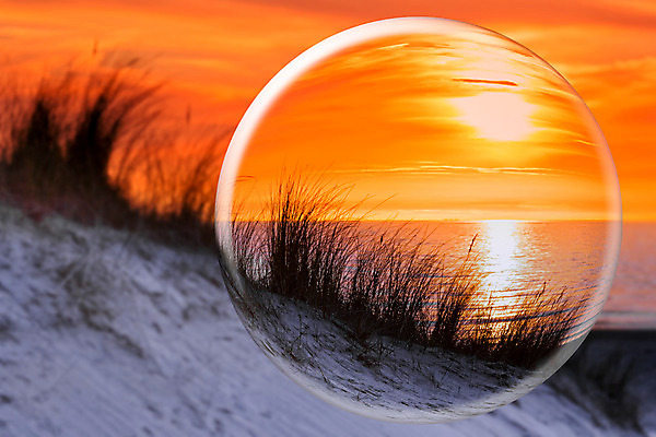 포토 JPG 해외이미지 계절 선 모래 바다 줄기 오렌지 공 유리 조류 하늘 휴가 잔디 사람없음 물 여름 태양 반사 일출 일몰 봄 새벽 원형 투명 분위기 저녁 크리스탈 홍수 모래언덕 언덕 대각선 여의주 수평선 전경 해외202004 해외포토 자연요소 도형 식물 동물 컨셉 과일 재질 풍경 노을 야간 광석 자연재해 파일형식 탑뷰 이미지허브