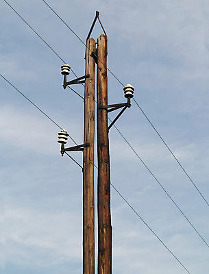 포토 JPG 해외이미지 산업 선 사람없음 목재 힘 묘사 부식 전염 철사 봉 철탑 지휘자 옛날 해외202004 해외포토 나무 재료 탑 음악가 질병 감염 파일형식 이미지허브