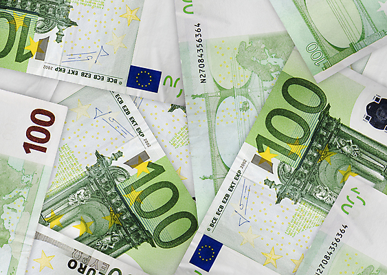 포토 JPG 해외이미지 유럽 종이 컨셉 돈 비즈니스 하늘 성공 아이디어 사람없음 초록색 금융 경제 파란색 쇼핑 글로벌 판매 세일 저축 유로 재산 구매 큼 심볼 투자 결제 문제 가치 보험 대출 렌탈 블러 수입 유럽연합 해외202004 해외포토 나라 컬러 크기 파일형식 이미지허브