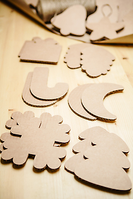 포토 JPG 해외이미지 나무 행복 백그라운드 크리스마스 새로움 선물 미술 사람없음 장난감 갈색 달 하트 소나무 눈송이 오브젝트 판지 해외202004 해외포토 자연요소 모양 식물 기념일 감정 컬러 컨셉 문화예술 눈_날씨 파일형식 이미지허브