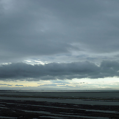 포토 JPG 해외이미지 구름 실루엣 산업 호수 선 바다 하늘색 백그라운드 자연 하늘 날씨 산 풍경 사람없음 목재 물 파란색 어둠 회색 흰색 저수지 은색 위험 예측 방파제 통나무 내추럴 운석 벌목 수목 폭풍우 허리케인 수평선 해외202004 해외포토 자연요소 나무 공공시설 컬러 컨셉 재료 촬영기법 비_날씨 자연재해 생태계 파일형식 이미지허브