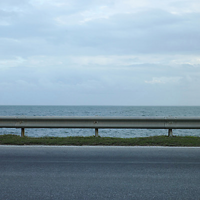 포토 JPG 해외이미지 구름 도로 호수 여행 자연 하늘 날씨 거리 경비 안전 사람없음 야외 옆모습 물 파란색 힘 운전 차도 고속도로 가장자리 위험 큼 그늘 아스팔트 속도 어깨 보안 시력 내추럴 고체 기본 깊이 지원 철강 미니멀 해외202004 해외포토 자연요소 길 뷰포인트 컬러 컨셉 교통시설 모션 신체부위 둘레 보호 크기 생태계 파일형식 이미지허브
