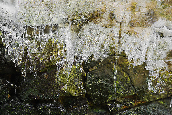 포토 JPG 해외이미지 계절 조각 겨울 유리 날씨 추상 사람없음 장식 물 빛 반사 얼음 거품 젖음 추위 투명 액체 개울 비교 균열 크리스탈 질감 빙하 서리 고드름 내추럴 해외202004 해외포토 자연요소 컨셉 무늬 모션 재질 강 광석 파일형식 이미지허브