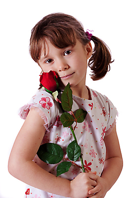 포토 JPG 해외이미지 백인 여자 꽃 행복 어린이 포즈 발렌타인데이 한명 미소 빨간색 청춘 장미 잡기 흰배경 해외202004 해외포토 서양인 식물 1 감정 컬러 백그라운드 컨셉 모션 데이이벤트 표정 사람 흰색 파일형식 이미지허브